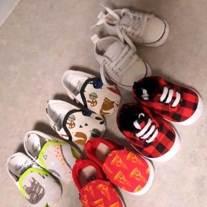 Lot of baby shoes